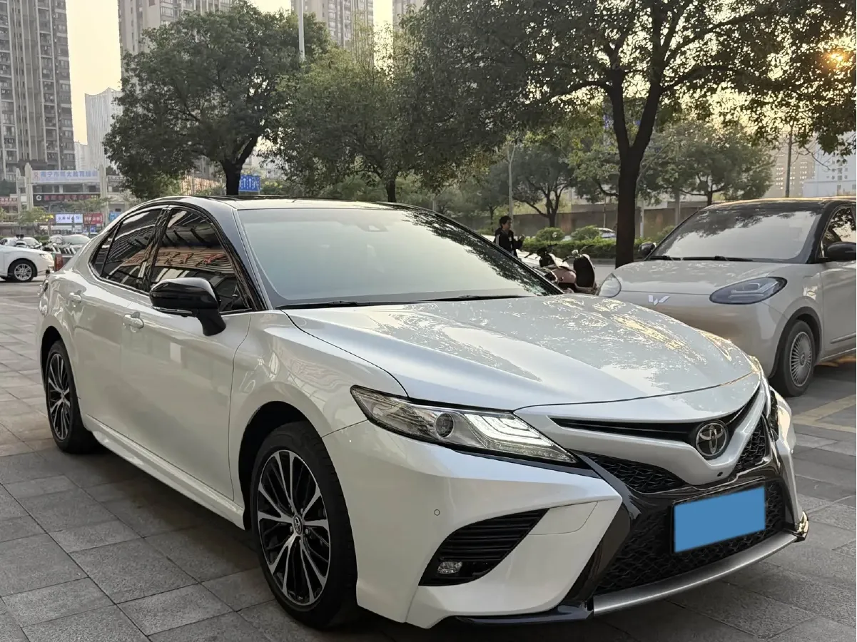 2018 Toyota Camry 2.5L 209HP L4 8AT,autocango,china used car exporter,china ev exporter,chinese used car exporter,chinese used ev exporter