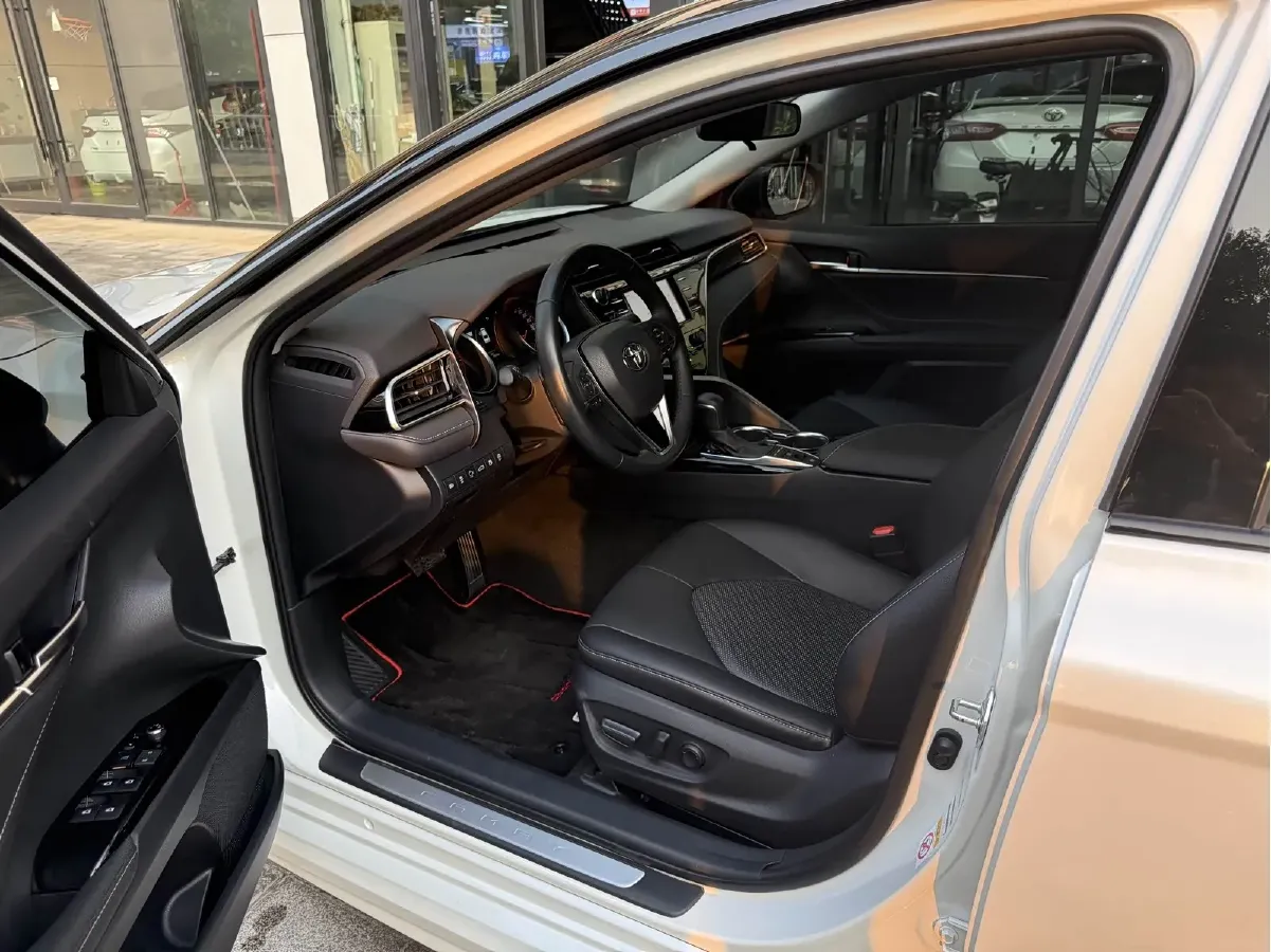 2018 Toyota Camry 2.5L 209HP L4 8AT,autocango,china used car exporter,china ev exporter,chinese used car exporter,chinese used ev exporter