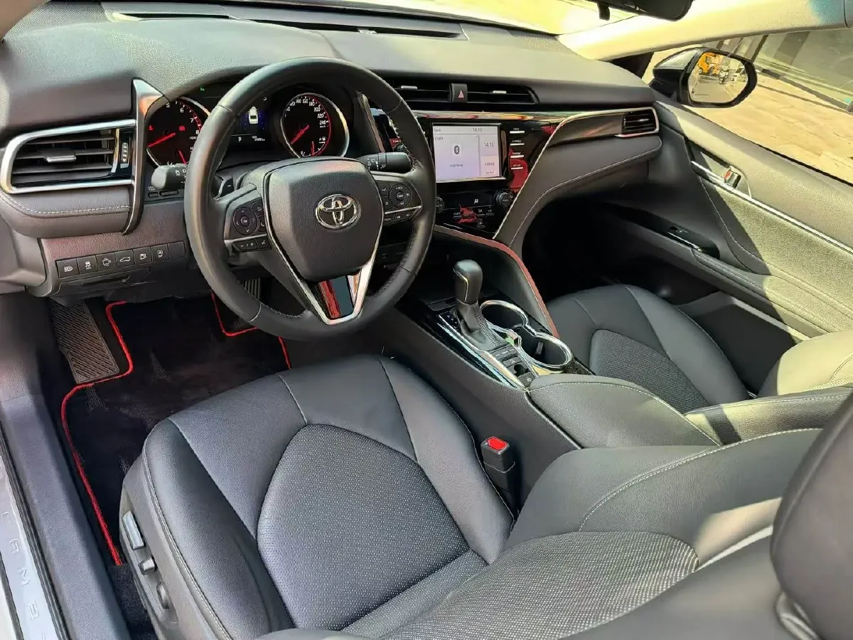 2018 Toyota Camry 2.5L 209HP L4 8AT,autocango,china used car exporter,china ev exporter,chinese used car exporter,chinese used ev exporter