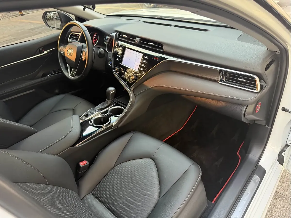 2018 Toyota Camry 2.5L 209HP L4 8AT,autocango,china used car exporter,china ev exporter,chinese used car exporter,chinese used ev exporter