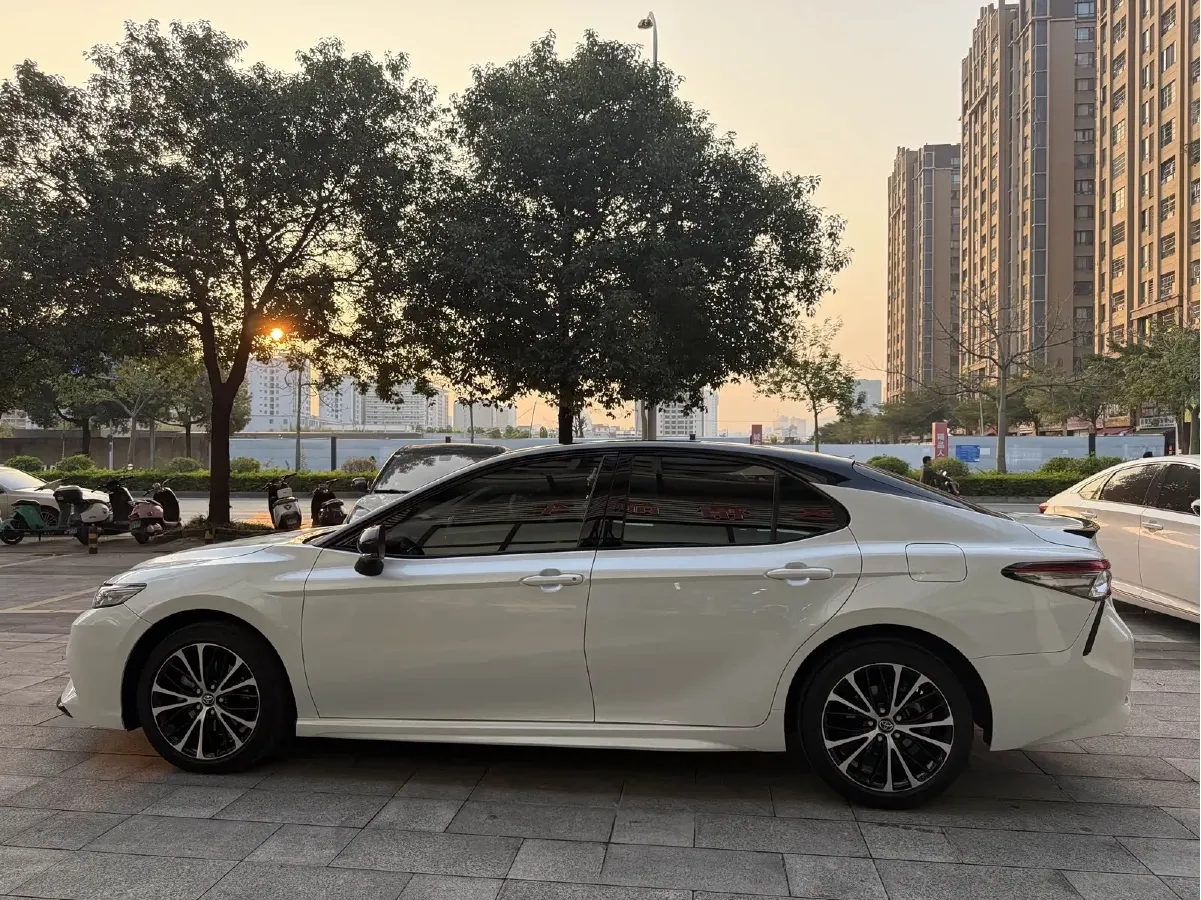 2018 Toyota Camry 2.5L 209HP L4 8AT,autocango,china used car exporter,china ev exporter,chinese used car exporter,chinese used ev exporter