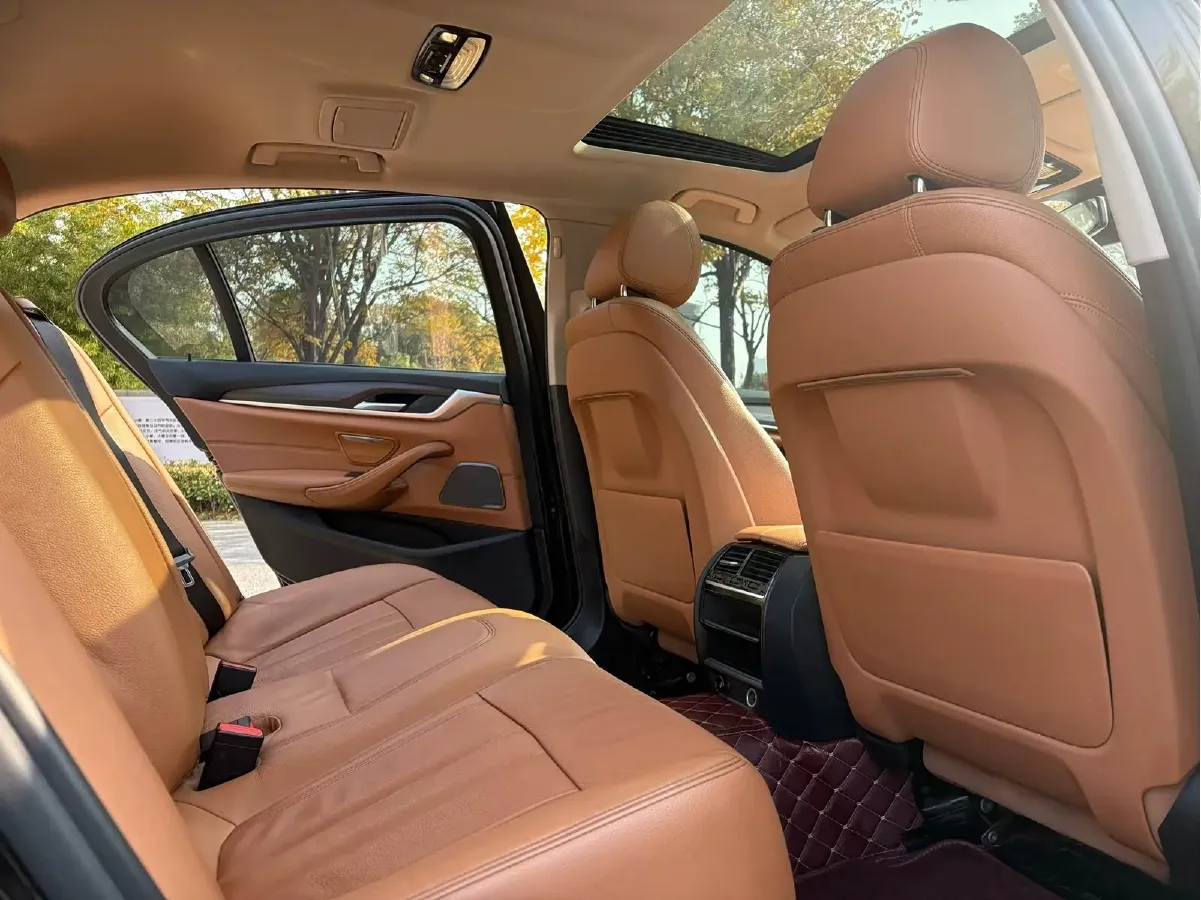 2018 BMW 5 Series 2.0T 224HP L4 8AT,autocango,china used car exporter,china ev exporter,chinese used car exporter,chinese used ev exporter