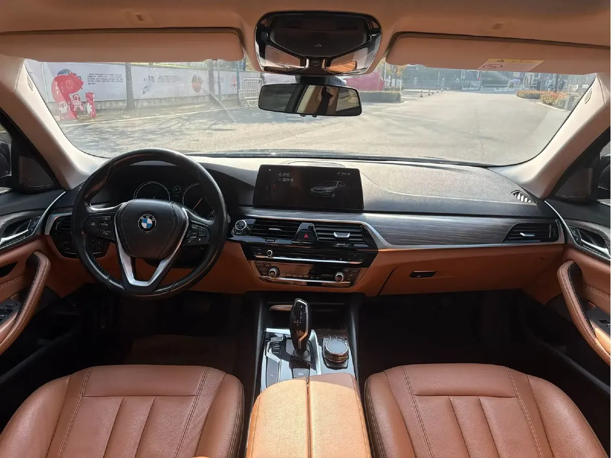 2018 BMW 5 Series 2.0T 224HP L4 8AT,autocango,china used car exporter,china ev exporter,chinese used car exporter,chinese used ev exporter