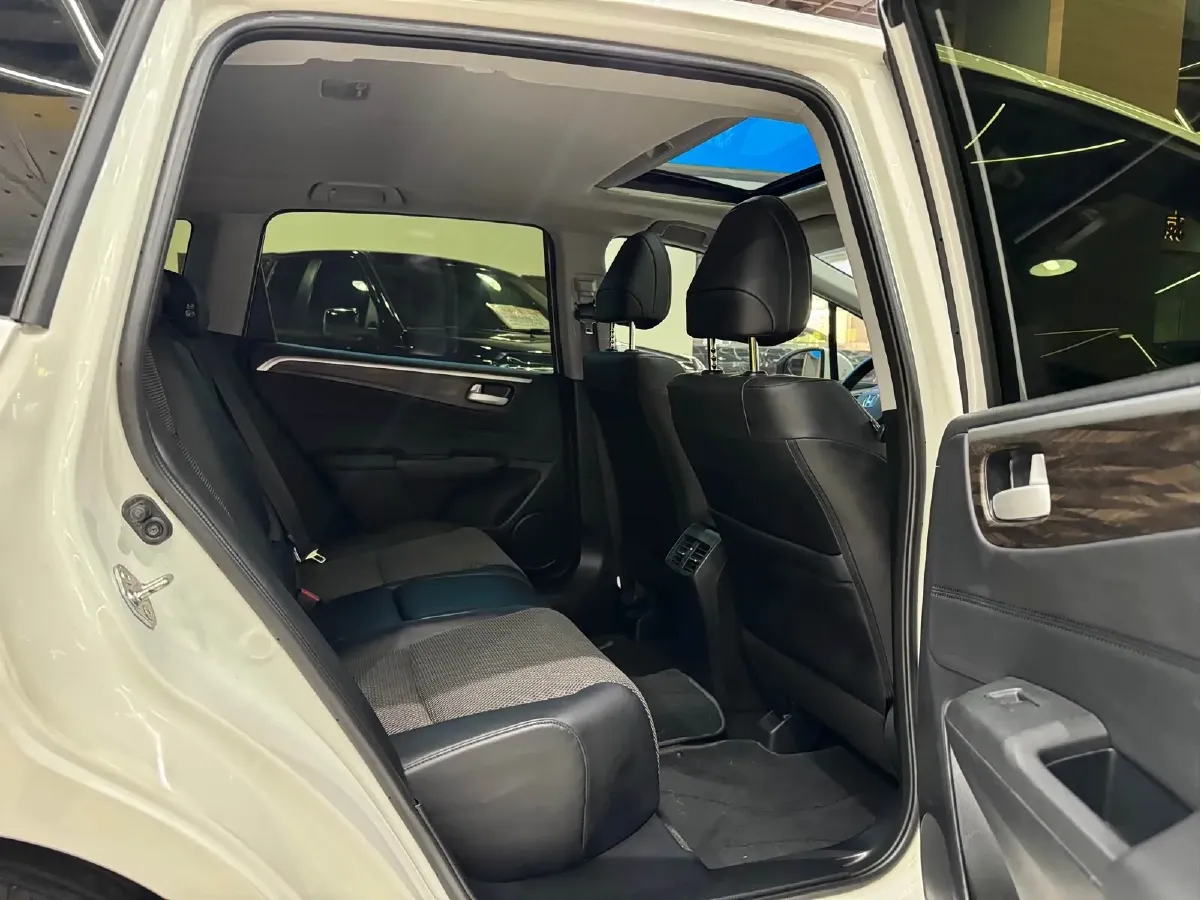 2017 Honda Jade 1.8L 141HP L4 5AT,autocango,china used car exporter,china ev exporter,chinese used car exporter,chinese used ev exporter