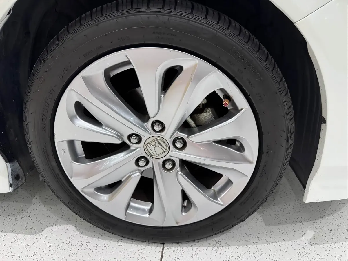 2017 Honda Jade 1.8L 141HP L4 5AT,autocango,china used car exporter,china ev exporter,chinese used car exporter,chinese used ev exporter