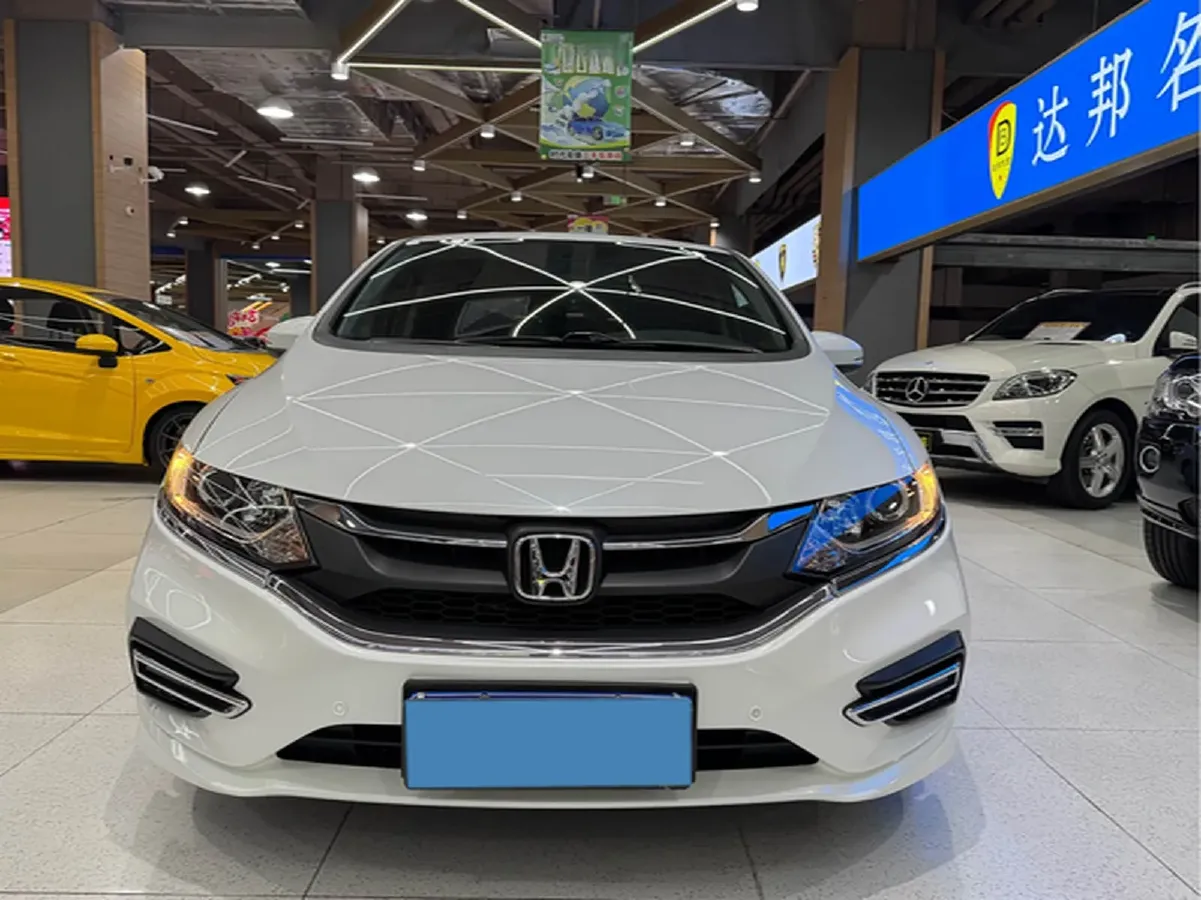 2017 Honda Jade 1.8L 141HP L4 5AT,autocango,china used car exporter,china ev exporter,chinese used car exporter,chinese used ev exporter