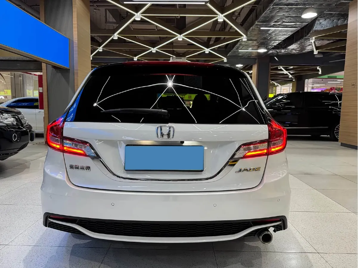 2017 Honda Jade 1.8L 141HP L4 5AT,autocango,china used car exporter,china ev exporter,chinese used car exporter,chinese used ev exporter