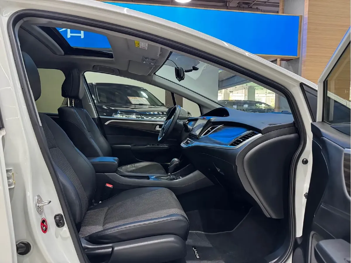 2017 Honda Jade 1.8L 141HP L4 5AT,autocango,china used car exporter,china ev exporter,chinese used car exporter,chinese used ev exporter