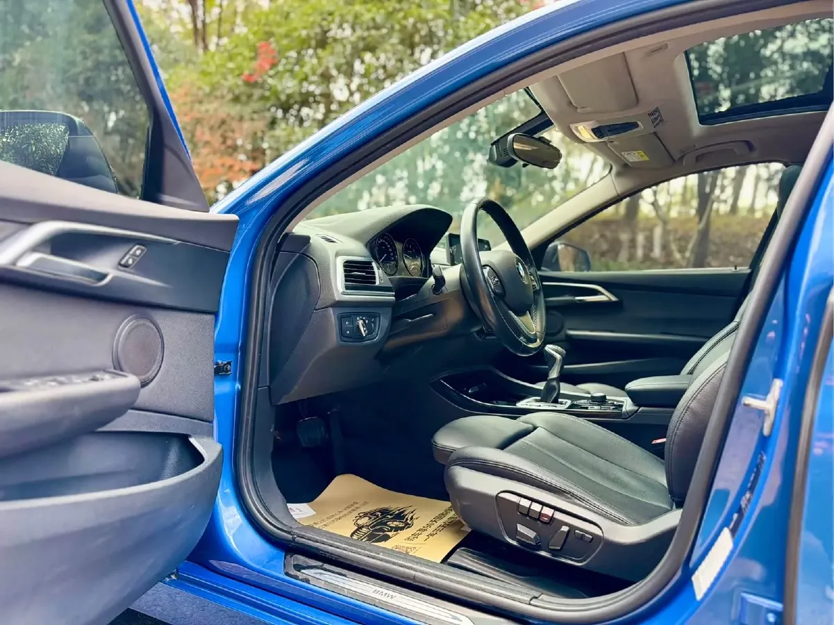 2018 BMW 1 Series 1.5T 136HP L3 6AT,autocango,china used car exporter,china ev exporter,chinese used car exporter,chinese used ev exporter