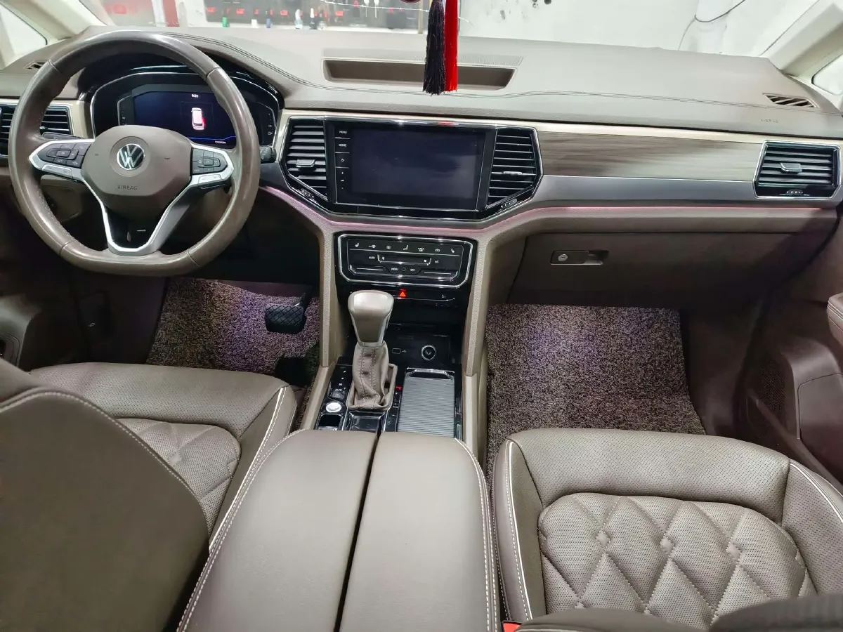 2020 Volkswagen Viloran 2.0T 220HP L4 7DCT,autocango,china used car exporter,china ev exporter,chinese used car exporter,chinese used ev exporter