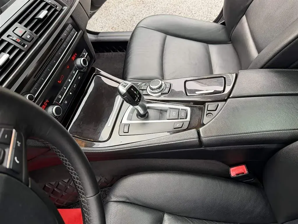 2012 BMW 5 Series 2.5L 204HP L6 8AT,autocango,china used car exporter,china ev exporter,chinese used car exporter,chinese used ev exporter