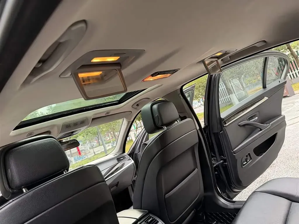 2012 BMW 5 Series 2.5L 204HP L6 8AT,autocango,china used car exporter,china ev exporter,chinese used car exporter,chinese used ev exporter