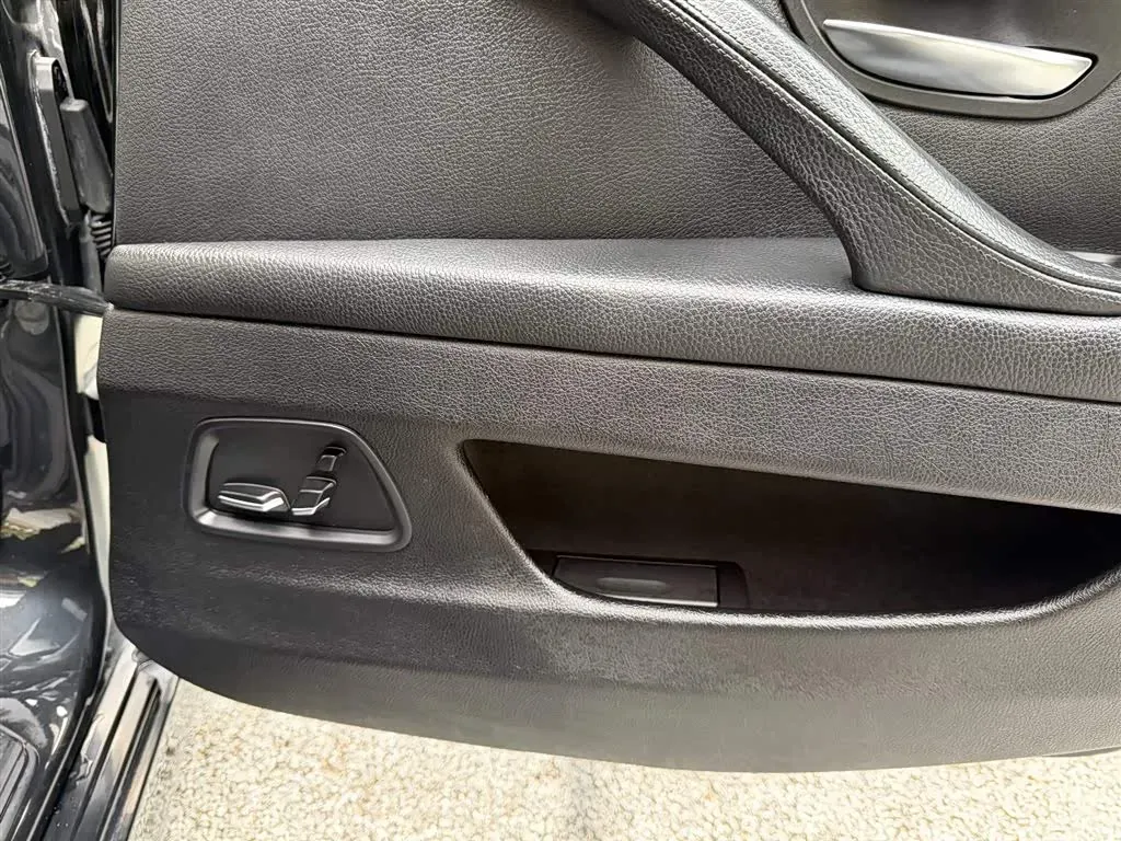 2012 BMW 5 Series 2.5L 204HP L6 8AT,autocango,china used car exporter,china ev exporter,chinese used car exporter,chinese used ev exporter