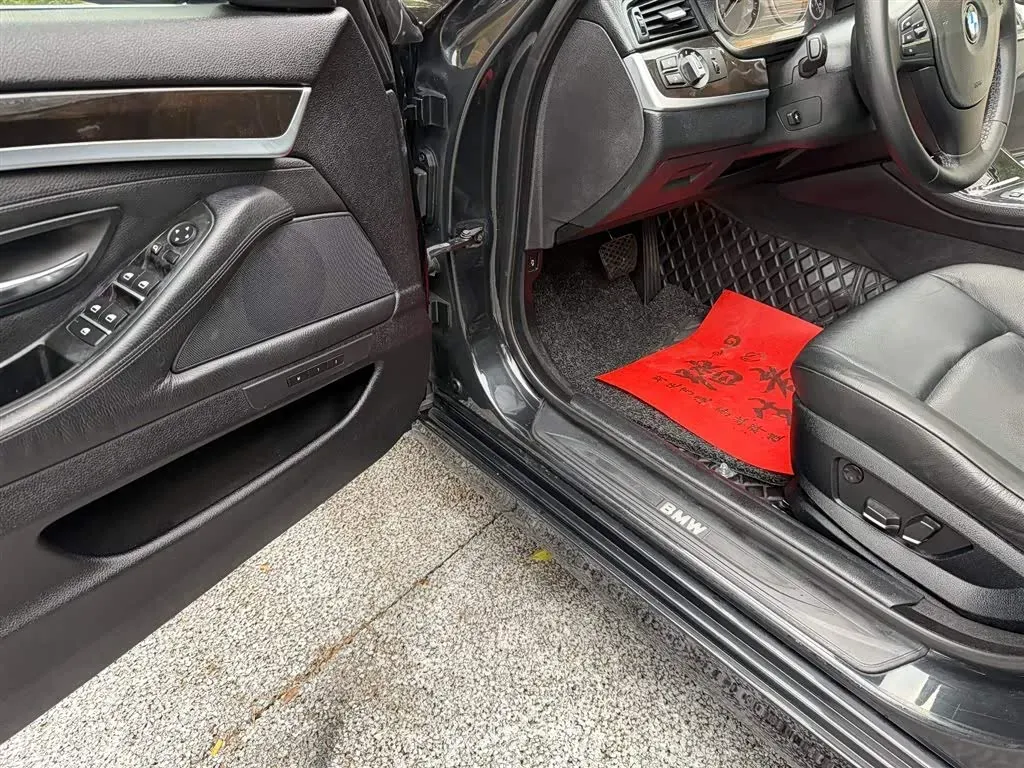 2012 BMW 5 Series 2.5L 204HP L6 8AT,autocango,china used car exporter,china ev exporter,chinese used car exporter,chinese used ev exporter