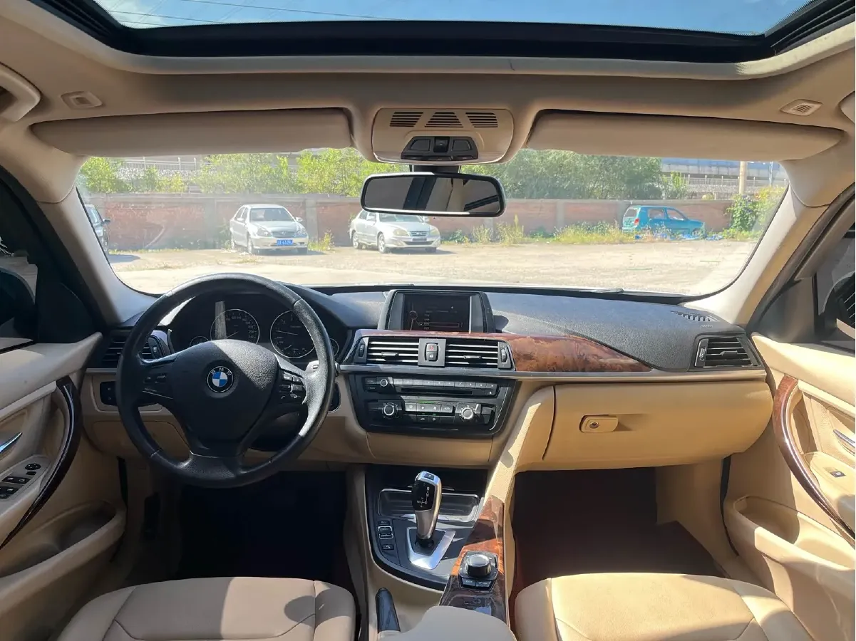 2013 BMW 3 Series 2.0T 184HP L4 8AT,autocango,china used car exporter,china ev exporter,chinese used car exporter,chinese used ev exporter