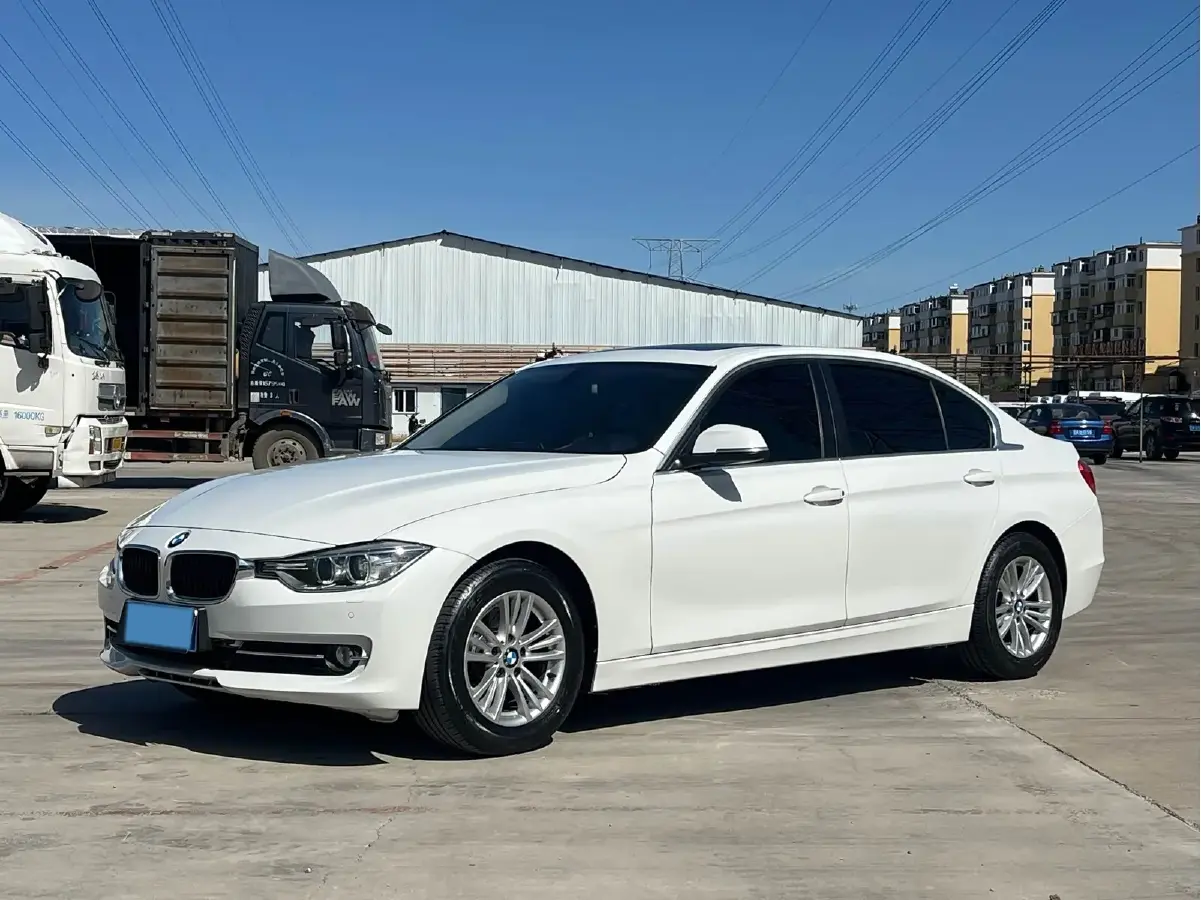 2013 BMW 3 Series 2.0T 184HP L4 8AT
