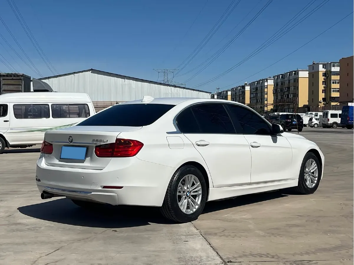 2013 BMW 3 Series 2.0T 184HP L4 8AT,autocango,china used car exporter,china ev exporter,chinese used car exporter,chinese used ev exporter