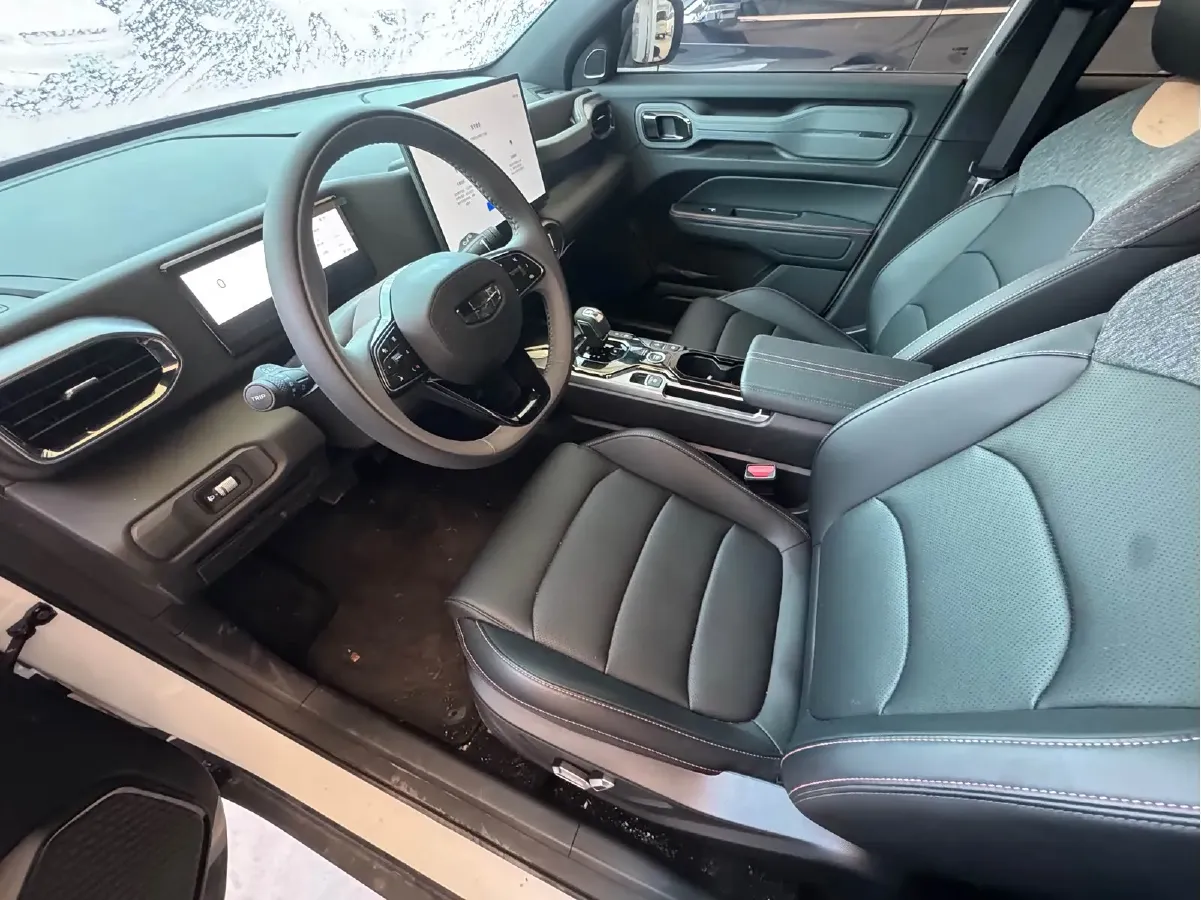 2025 Geely Cowboy 1.5T 181HP L4 7DCT,autocango,china used car exporter,china ev exporter,chinese used car exporter,chinese used ev exporter