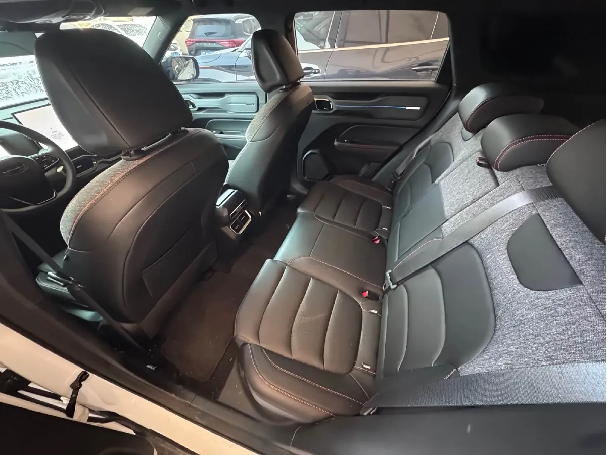 2025 Geely Cowboy 1.5T 181HP L4 7DCT,autocango,china used car exporter,china ev exporter,chinese used car exporter,chinese used ev exporter