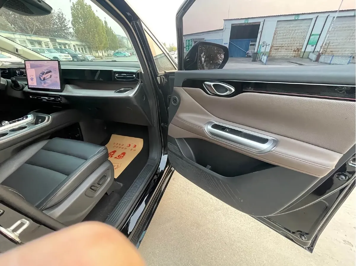 2024 GAC Trumpchi E8 2.0L 140HP L4 2DHT PHEV 25.57KWH,autocango,china used car exporter,china ev exporter,chinese used car exporter,chinese used ev exporter