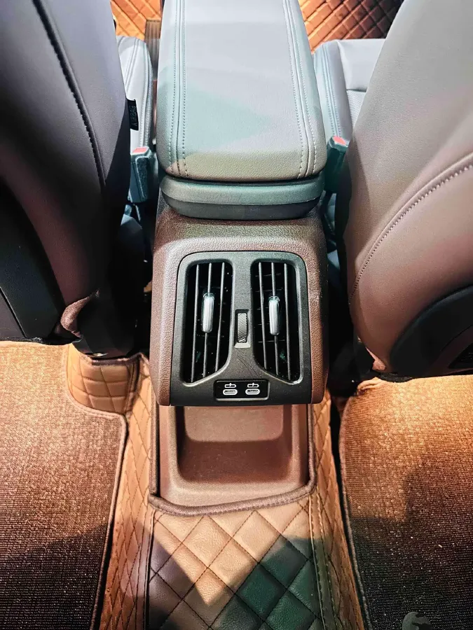 2023 BMW X1 1.5T 156HP L3 7DCT,autocango,china used car exporter,china ev exporter,chinese used car exporter,chinese used ev exporter