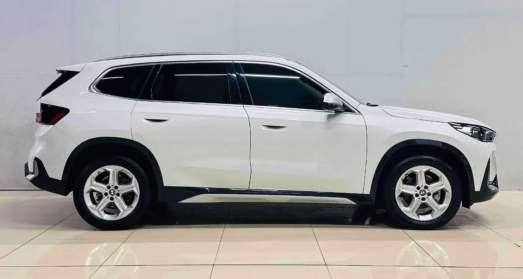 2023 BMW X1 1.5T 156HP L3 7DCT,autocango,china used car exporter,china ev exporter,chinese used car exporter,chinese used ev exporter