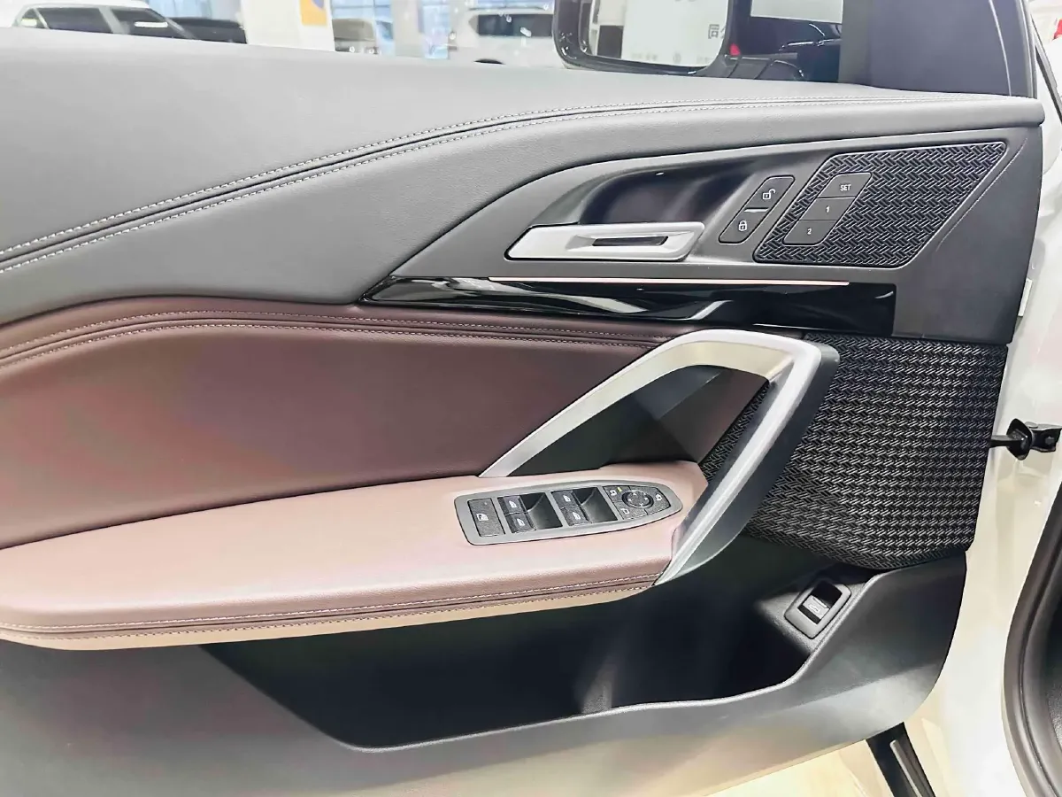 2023 BMW X1 1.5T 156HP L3 7DCT,autocango,china used car exporter,china ev exporter,chinese used car exporter,chinese used ev exporter