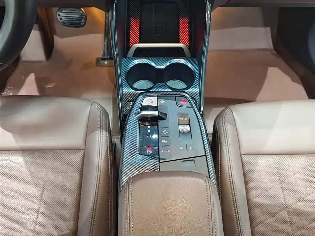 2024 BMW X1 2.0T 204HP L4 7DCT,autocango,china used car exporter,china ev exporter,chinese used car exporter,chinese used ev exporter