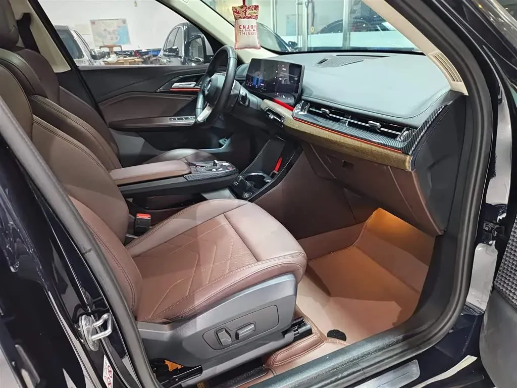 2024 BMW X1 2.0T 204HP L4 7DCT,autocango,china used car exporter,china ev exporter,chinese used car exporter,chinese used ev exporter