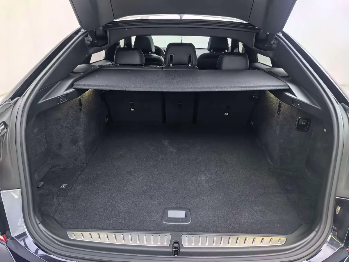 2020 BMW 6 Series GT 2.0T 258HP L4 8AT,autocango,china used car exporter,china ev exporter,chinese used car exporter,chinese used ev exporter