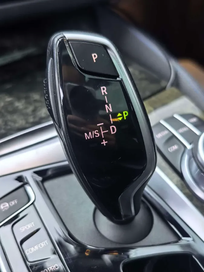 2020 BMW 6 Series GT 2.0T 258HP L4 8AT,autocango,china used car exporter,china ev exporter,chinese used car exporter,chinese used ev exporter