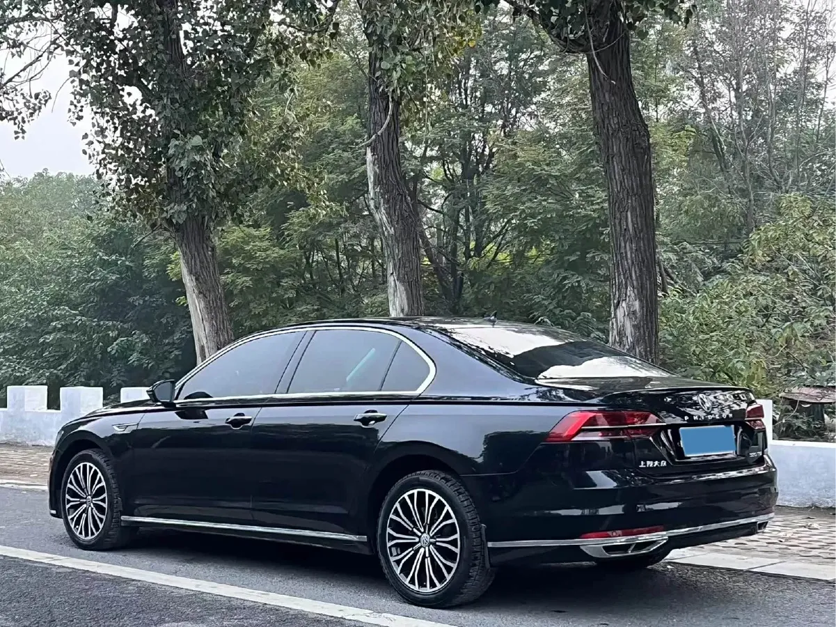 2018 Volkswagen Phideon 2.0T 224HP L4 7DCT,autocango,china used car exporter,china ev exporter,chinese used car exporter,chinese used ev exporter