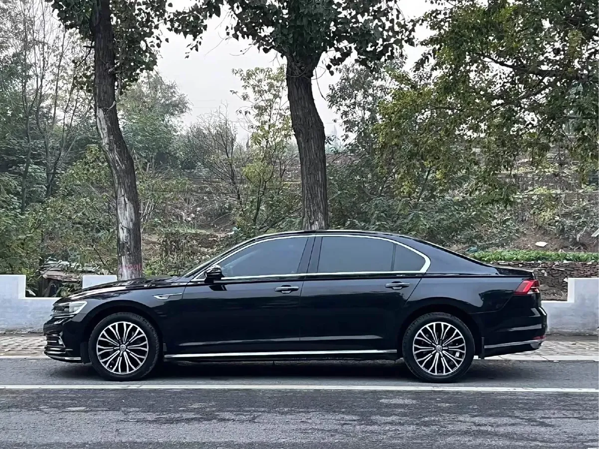 2018 Volkswagen Phideon 2.0T 224HP L4 7DCT,autocango,china used car exporter,china ev exporter,chinese used car exporter,chinese used ev exporter