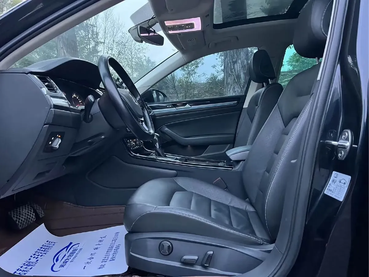 2018 Volkswagen Phideon 2.0T 224HP L4 7DCT,autocango,china used car exporter,china ev exporter,chinese used car exporter,chinese used ev exporter