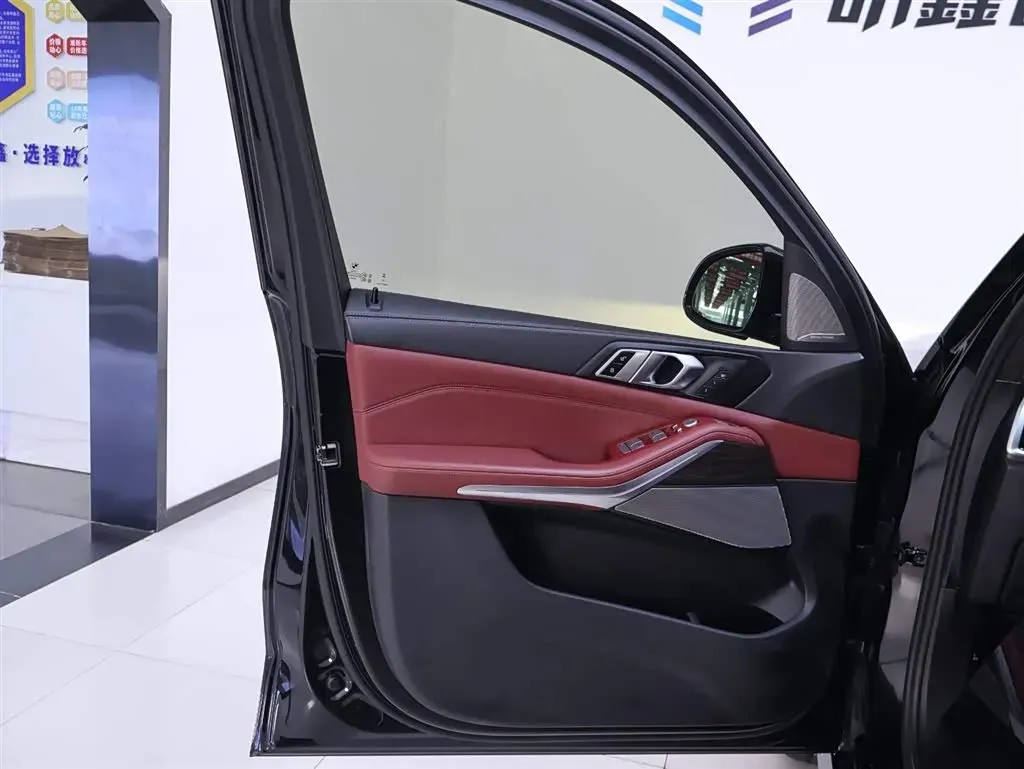 2022 BMW X5 3.0T 333HP L6 8AT,autocango,china used car exporter,china ev exporter,chinese used car exporter,chinese used ev exporter