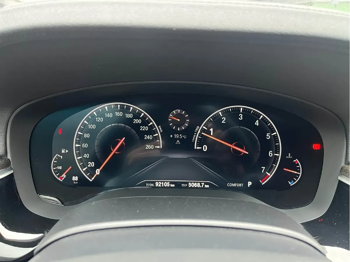 2019 BMW 5 Series 2.0T 184HP L4 8AT,autocango,china used car exporter,china ev exporter,chinese used car exporter,chinese used ev exporter