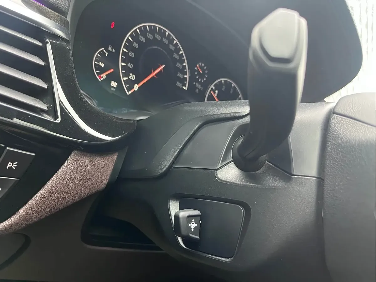 2019 BMW 5 Series 2.0T 184HP L4 8AT,autocango,china used car exporter,china ev exporter,chinese used car exporter,chinese used ev exporter