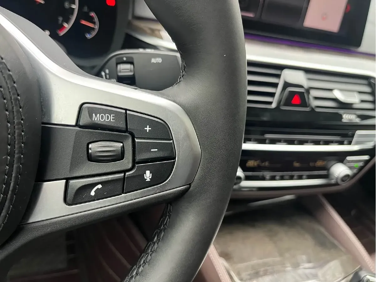 2019 BMW 5 Series 2.0T 184HP L4 8AT,autocango,china used car exporter,china ev exporter,chinese used car exporter,chinese used ev exporter