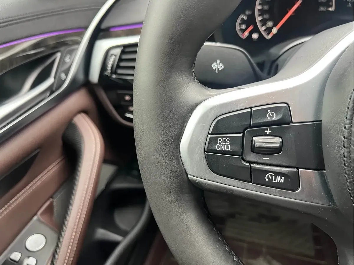 2019 BMW 5 Series 2.0T 184HP L4 8AT,autocango,china used car exporter,china ev exporter,chinese used car exporter,chinese used ev exporter