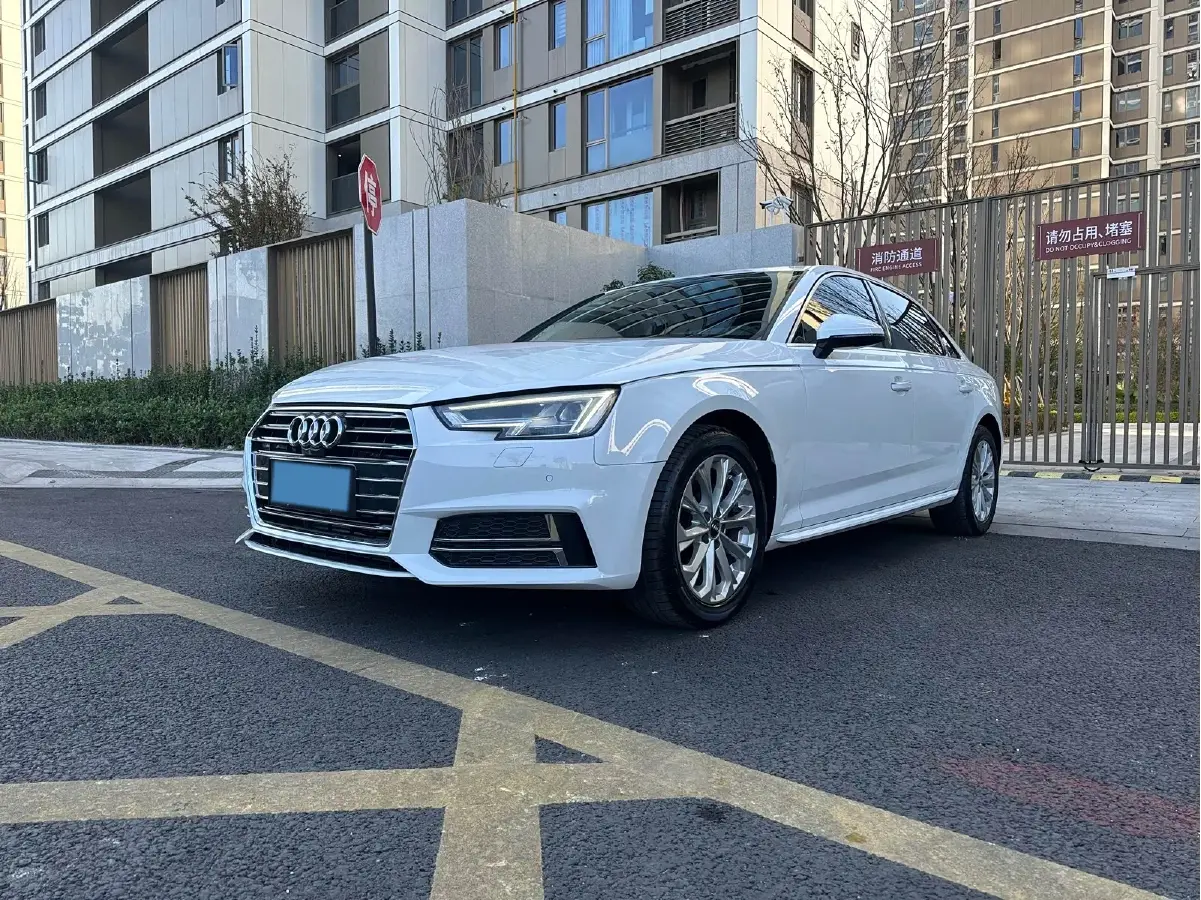 2019 Audi A4L 2.0T 190HP L4 7DCT