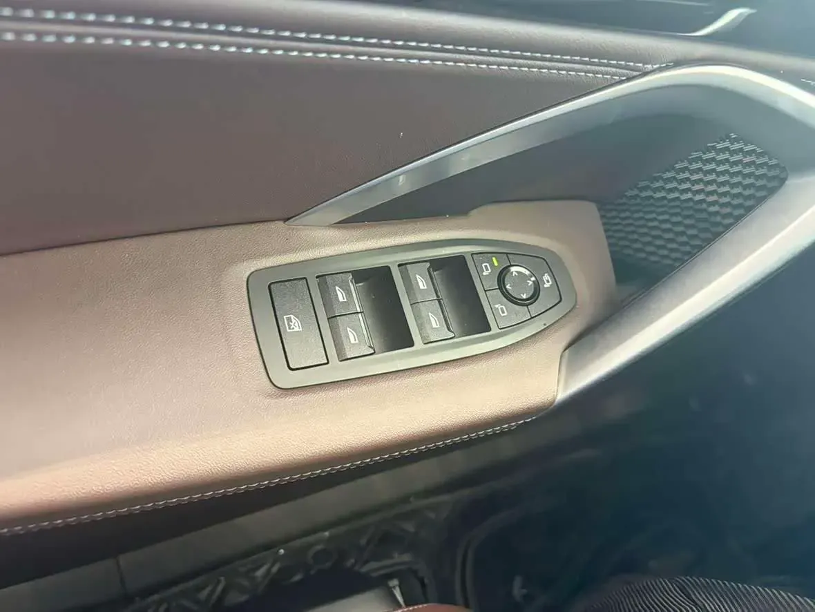 2023 BMW X1 1.5T 156HP L3 7DCT,autocango,china used car exporter,china ev exporter,chinese used car exporter,chinese used ev exporter