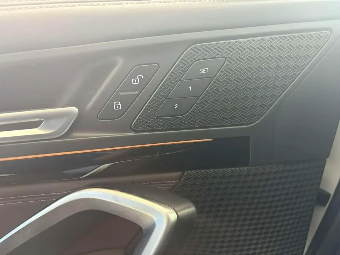 2023 BMW X1 1.5T 156HP L3 7DCT,autocango,china used car exporter,china ev exporter,chinese used car exporter,chinese used ev exporter