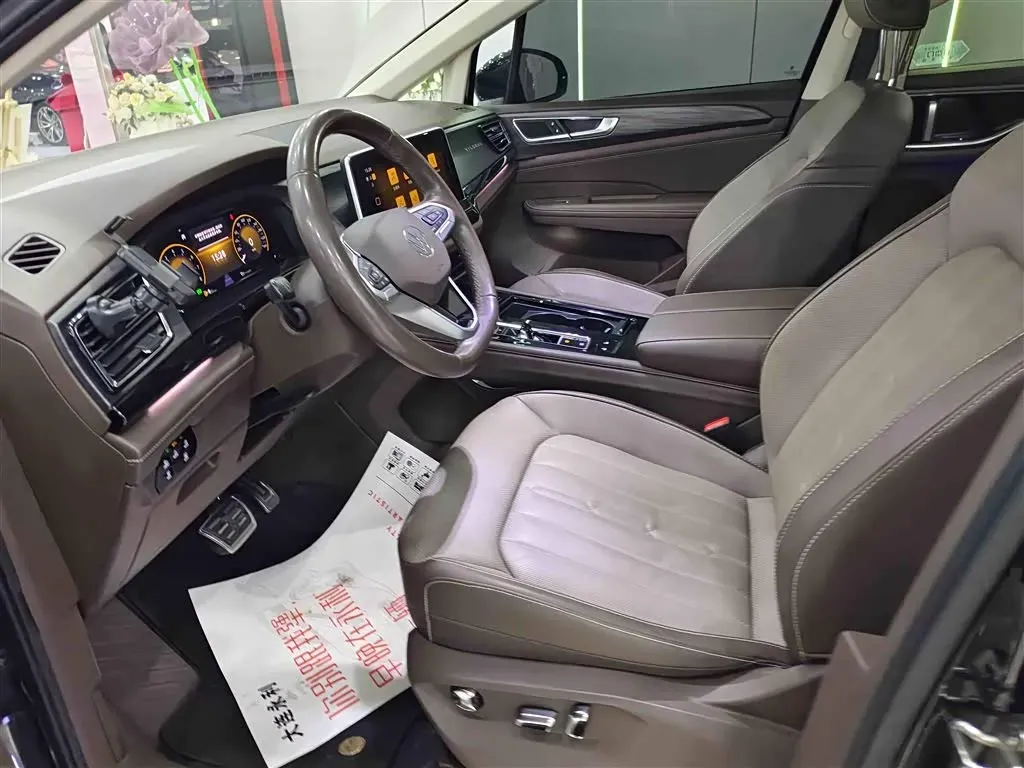 2022 Volkswagen Viloran 2.0T 220HP L4 7DCT,autocango,china used car exporter,china ev exporter,chinese used car exporter,chinese used ev exporter