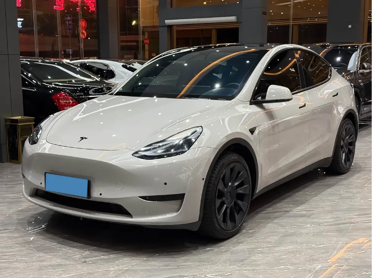 2023 Tesla Model Y BEV 60KWH