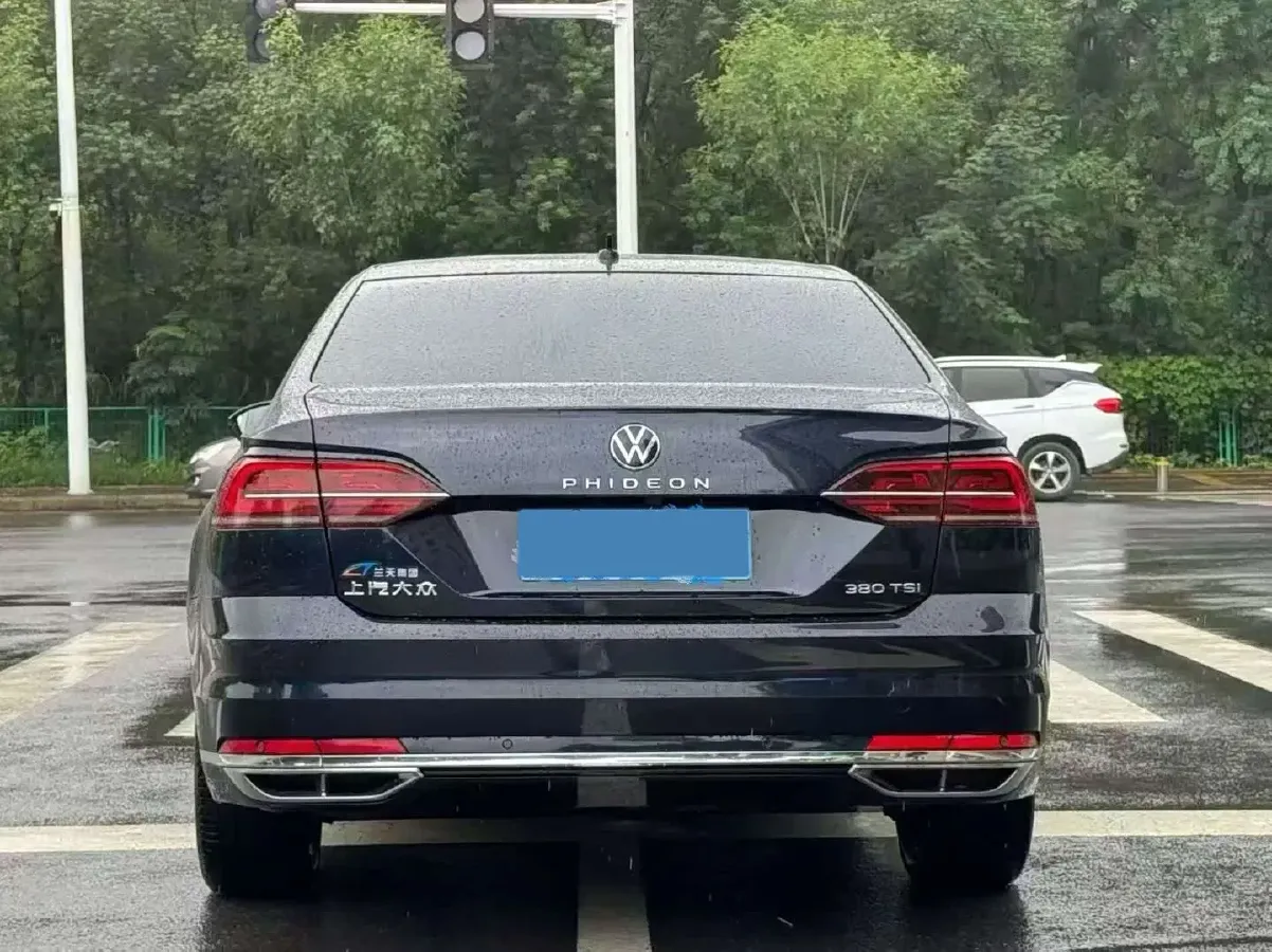 2021 Volkswagen Phideon 2.0T 224HP L4 7DCT,autocango,china used car exporter,china ev exporter,chinese used car exporter,chinese used ev exporter