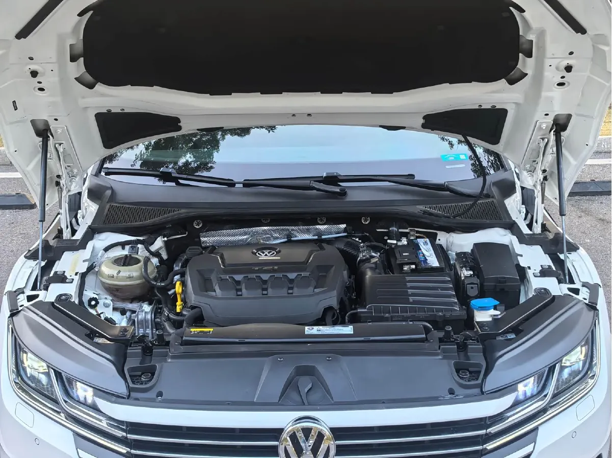 2019 Volkswagen CC 2.0T 186HP L4 7DCT,autocango,china used car exporter,china ev exporter,chinese used car exporter,chinese used ev exporter