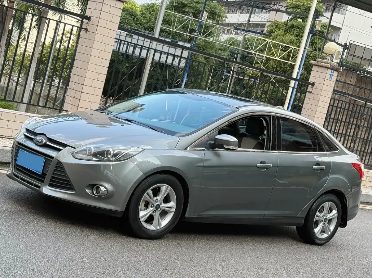2012 Ford Focus 1.6L 125HP L4 6DCT