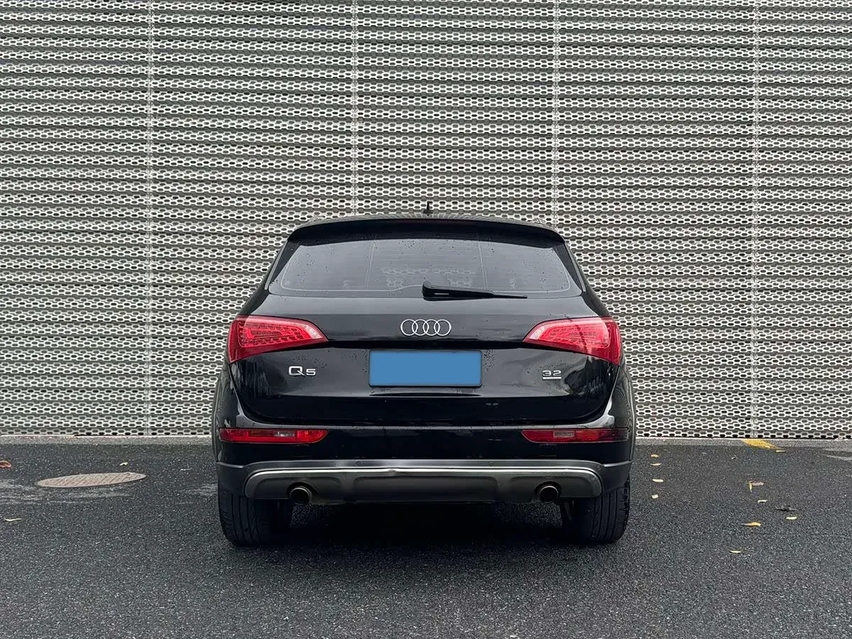 2010 Audi Q5 3.2L 270HP V6 7DCT,autocango,china used car exporter,china ev exporter,chinese used car exporter,chinese used ev exporter