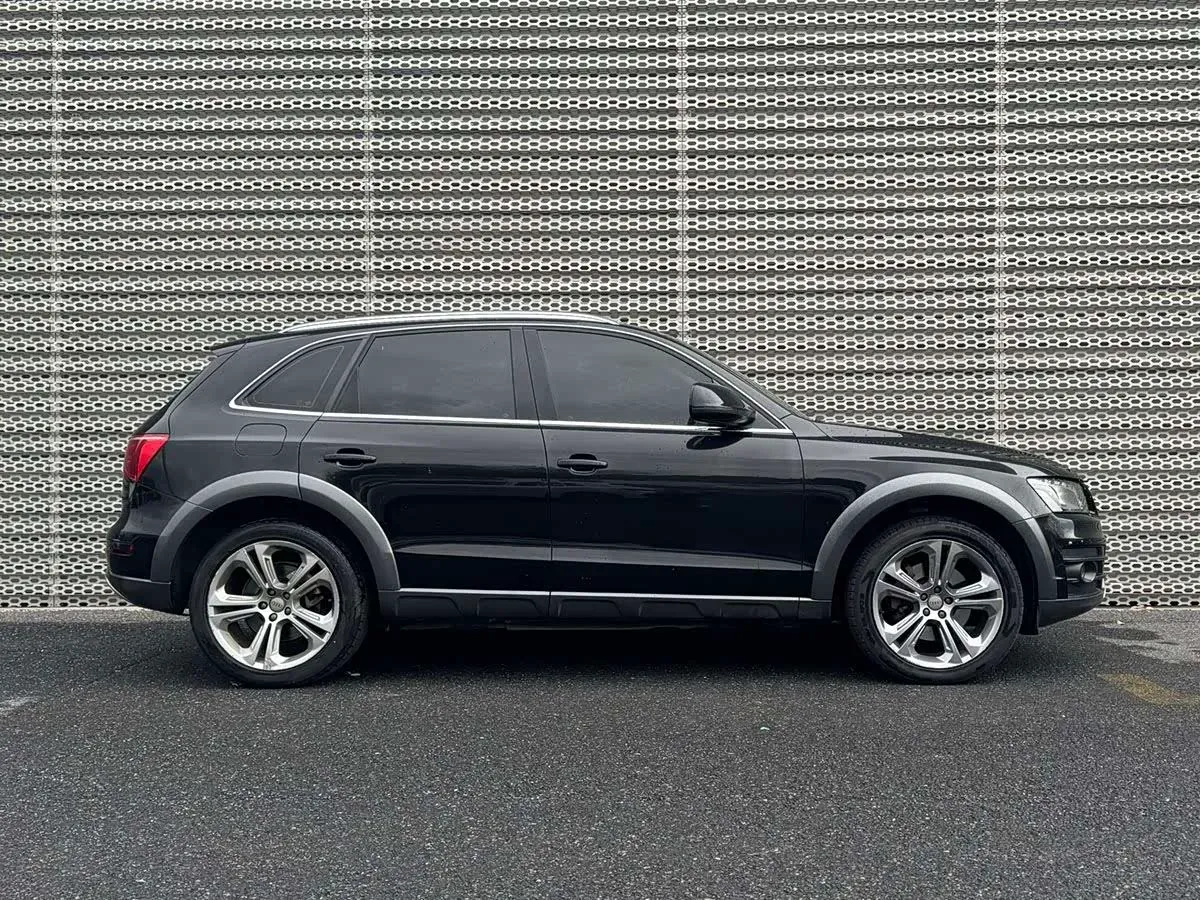 2010 Audi Q5 3.2L 270HP V6 7DCT,autocango,china used car exporter,china ev exporter,chinese used car exporter,chinese used ev exporter