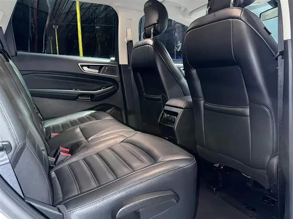 2018 Ford Edge 2.0T 245HP L4 6AT,autocango,china used car exporter,china ev exporter,chinese used car exporter,chinese used ev exporter